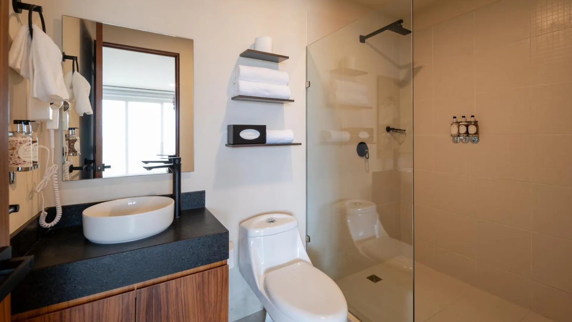 Everglades Suites Cancún