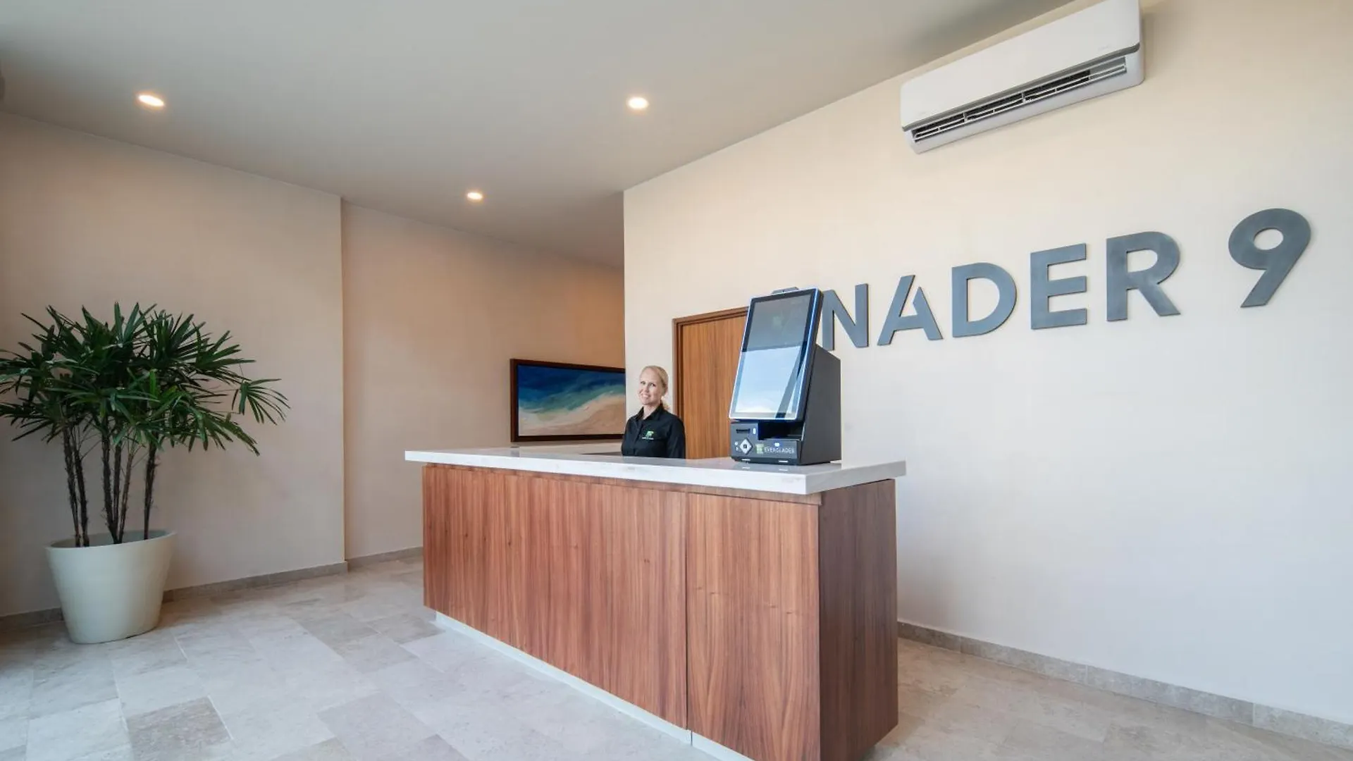 Hotel Everglades Suites Cancún