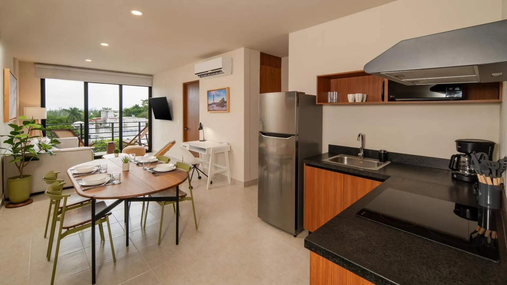Everglades Suites Cancun