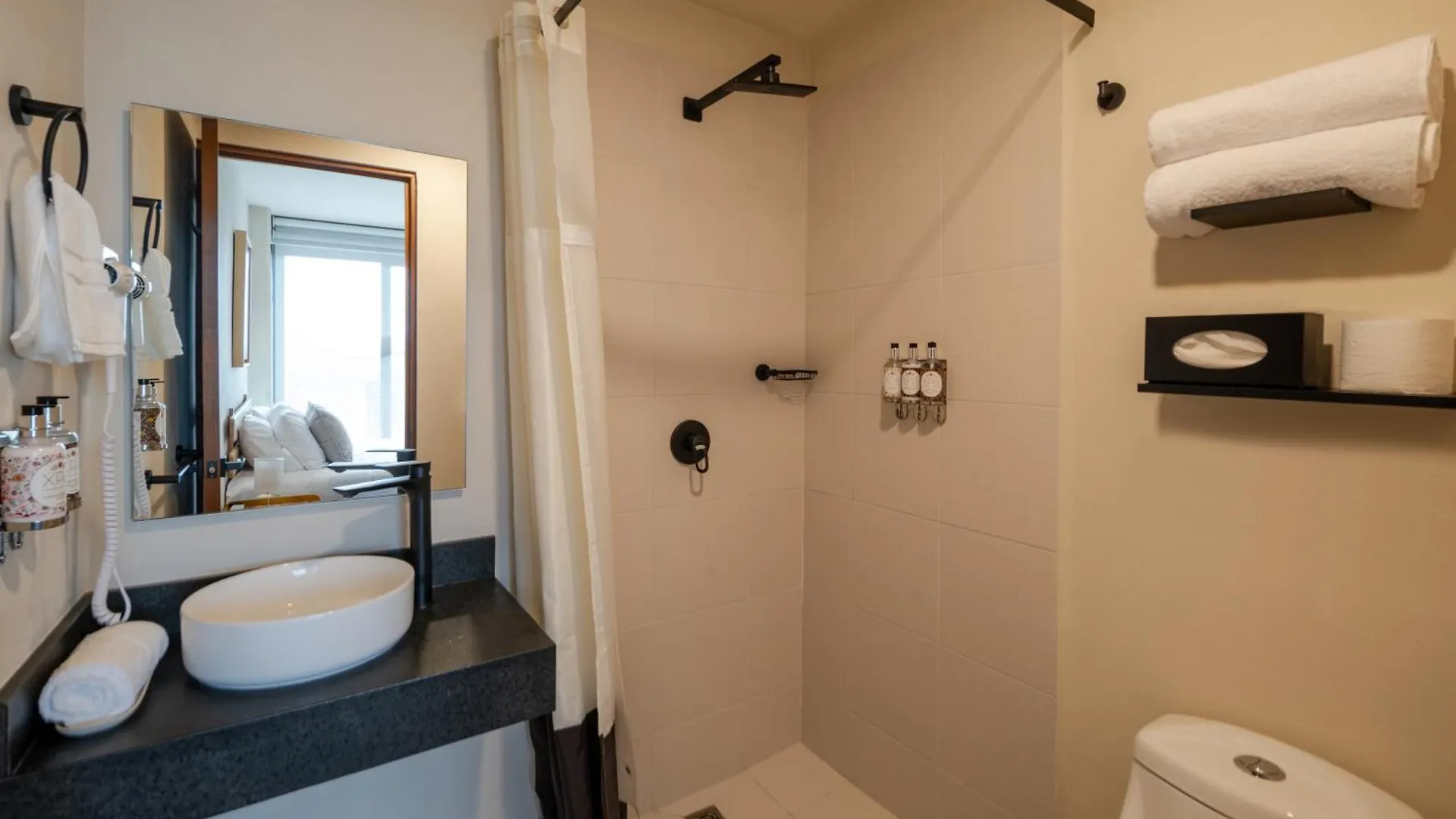 Hotel Everglades Suites Cancun